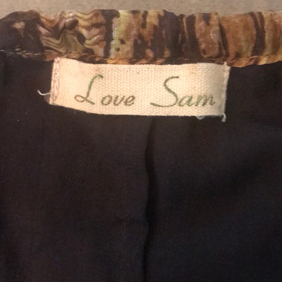 Hundred percent silk blouse perfect for summer. - Picture 7 of 7